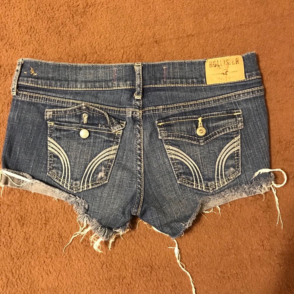 Hollister frayed short shorts